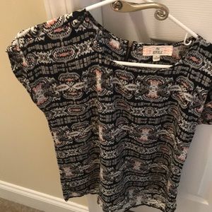 patterned black blouse!